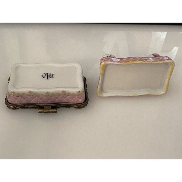 Vintage China Tea Time Trinket or Pill Box Pink Roses Teapot Teacups Not Hinged - Picture 3 of 16